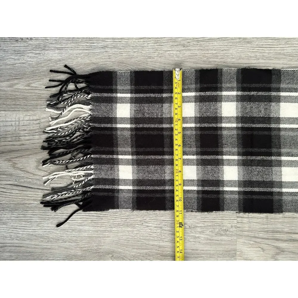 Soft Winter Black and‎ White Checkered Scarf